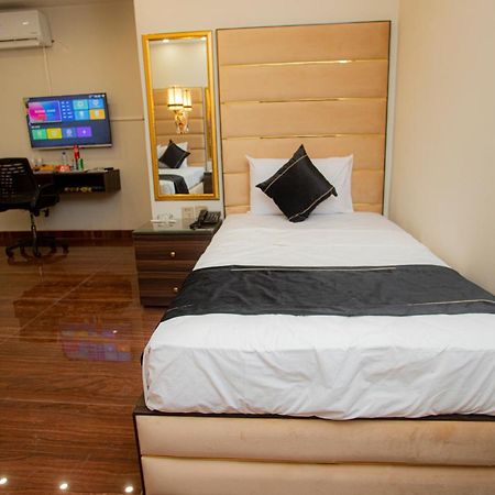 Hotel White Season Gulberg Lahore Ngoại thất bức ảnh
