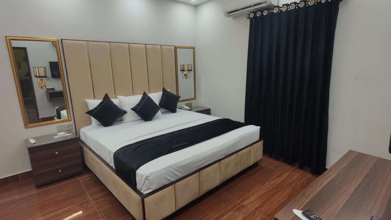 Hotel White Season Gulberg Lahore Ngoại thất bức ảnh